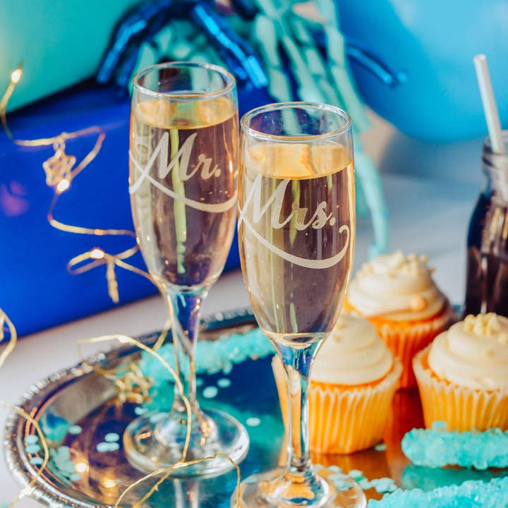 Champagne/Fløjte briller, 6 oz, Brud og Brudgom for engroshandel hos Artful Kreations