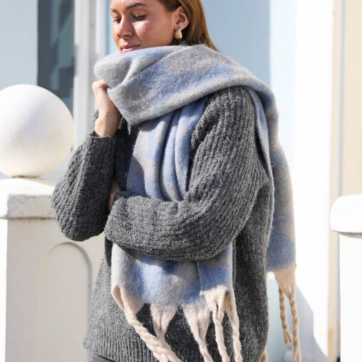 Lisa Angel - Wholesale Scarf - Women's - Blue and White Leopard Print Winter Scarf