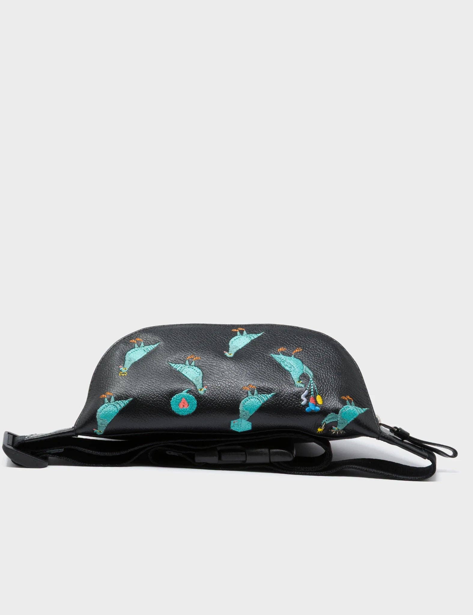 Min & Mon – wholesale Belt bag – Women’s – Harold Fanny Pack Black Leather - Pigeonista Embroidery3