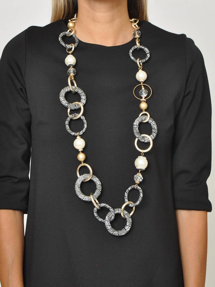 Victoria Moda - Wholesale Bib Necklace - Long necklace with linked rings1