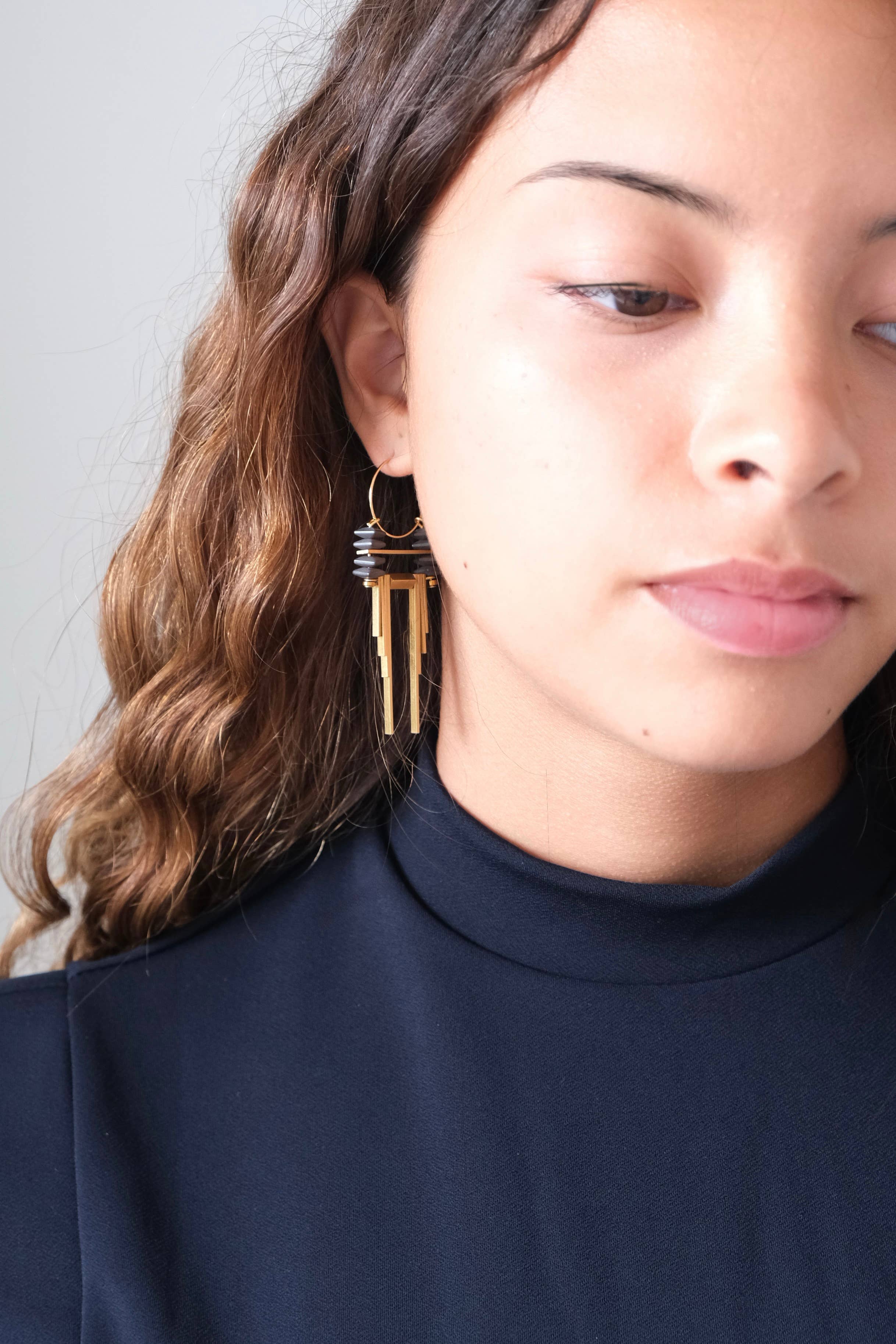 David Aubrey Jewelry - Wholesale Dangle Earrings - CHRE54 ArtDeco hematite and brass hoop earrings4