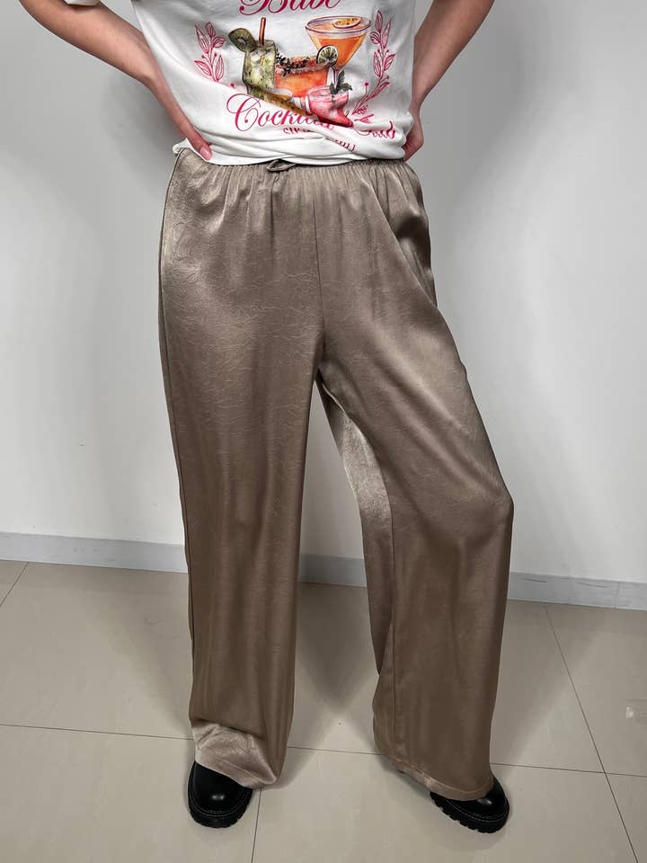 Soepelvallende damesbroek ELYA voor wholesale door MAXMILA PARIS