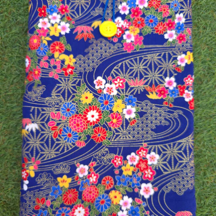 Housse de livre matelassée motifs orientaux et fleurs fond pour la vente par laubelgo