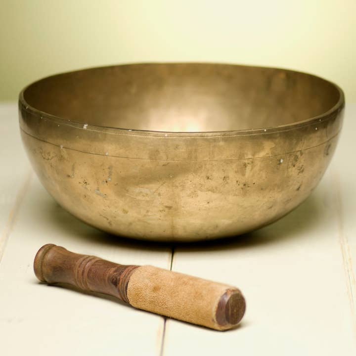 Håndlavet Himalaya Sacral Chakra Singing Bowl: Note D for engroshandel hos Vairagya Yogashala