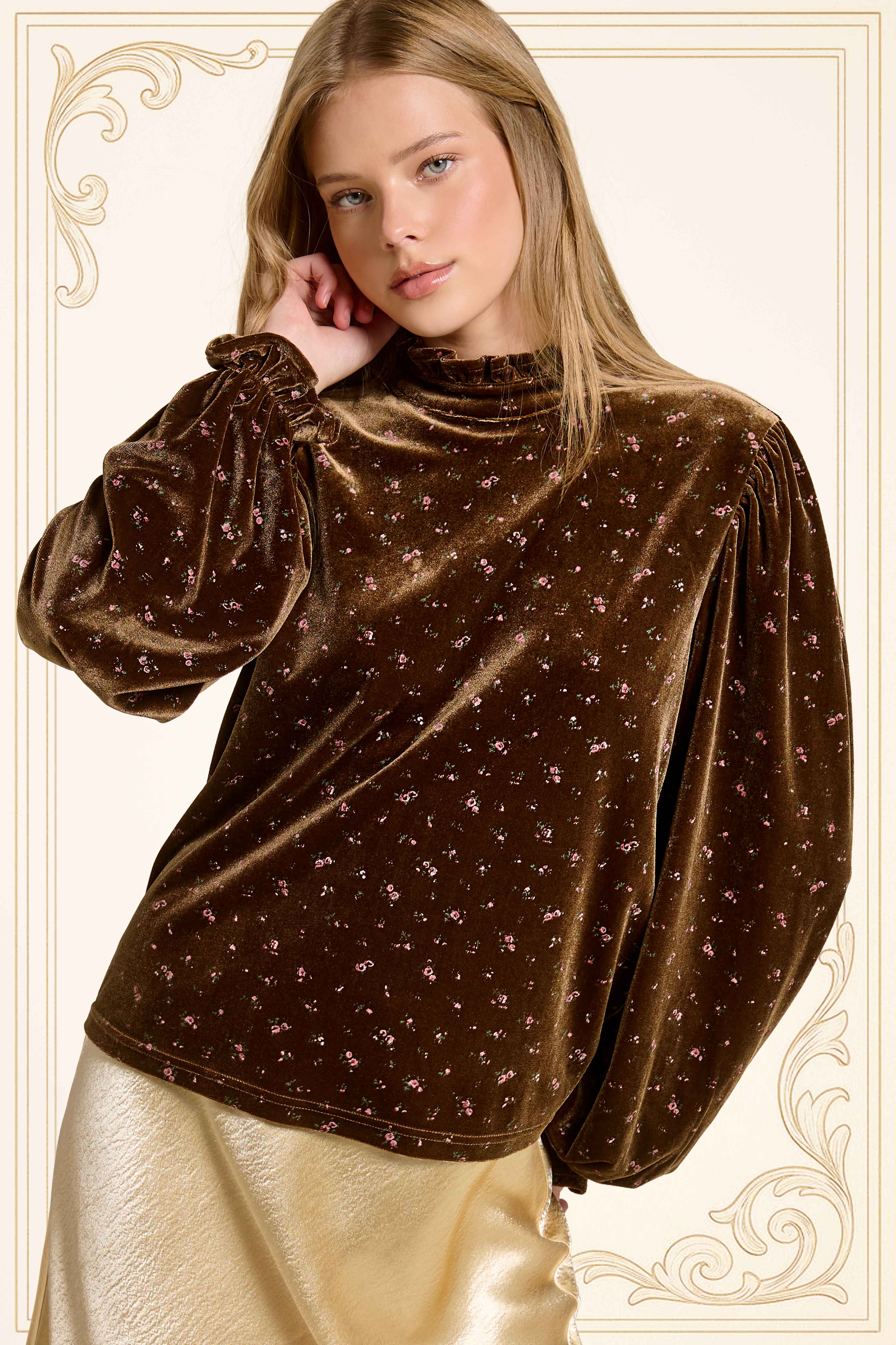 La Miel - Vente Chemisier – femme - HDT7718-Haut à manches longues avec col montant à volants en velours à motif floral6