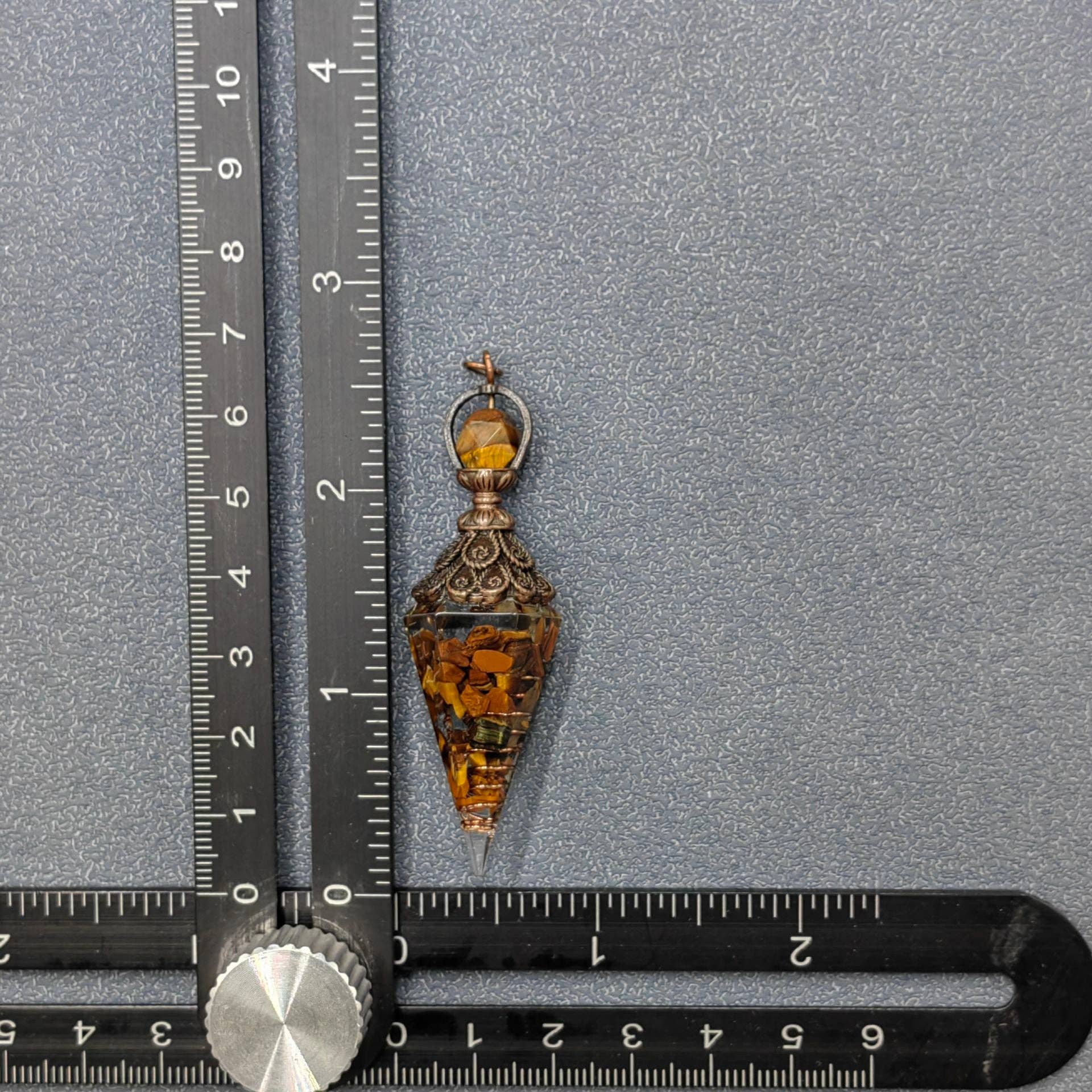 Mio Queena - Wholesale Spiritual Stone/Crystal - Hexagonal Cone Stone Pendulum with Chakra Chain - CS17