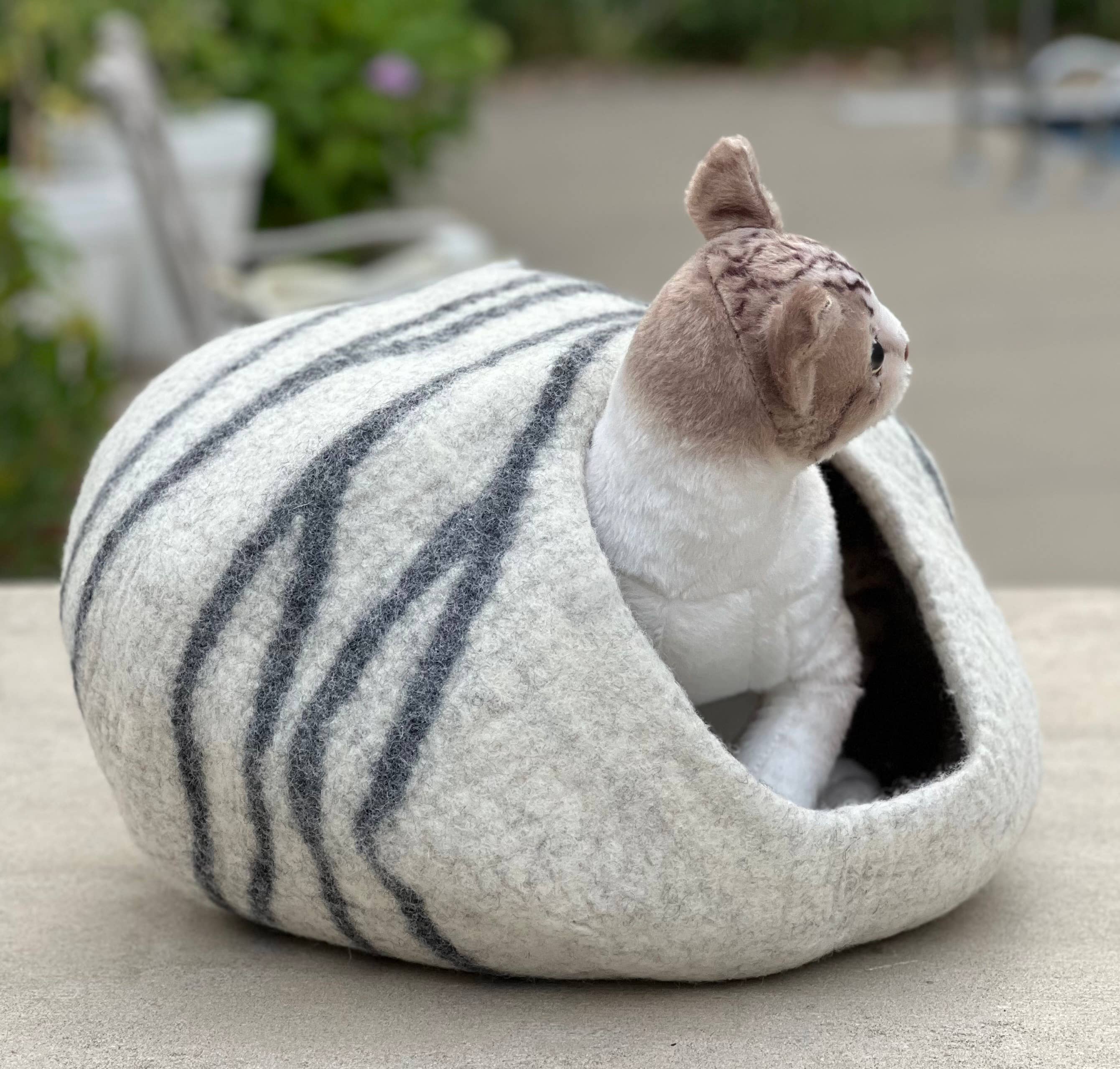 Lungta Imports – wholesale Husdjursgrotta - Katt och hund – Handgjord filt ull katt grotta/katt säng/varm katt hus5