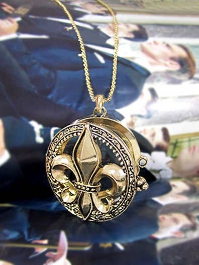 Fleur De Lis 6 Times Magnifier Magnifying Glass Top Sliding for wholesale by TheTizana