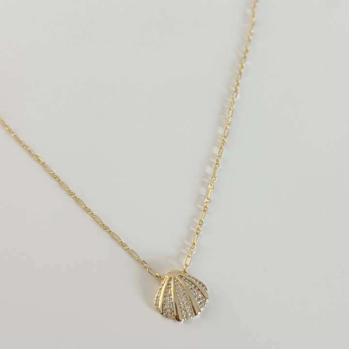 Tramps+Thieves - Wholesale Pendant/Charm Necklace - Seashell Necklace