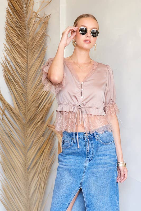 Moka Top en satin avec bordure en dentelle en vente sur Faire8