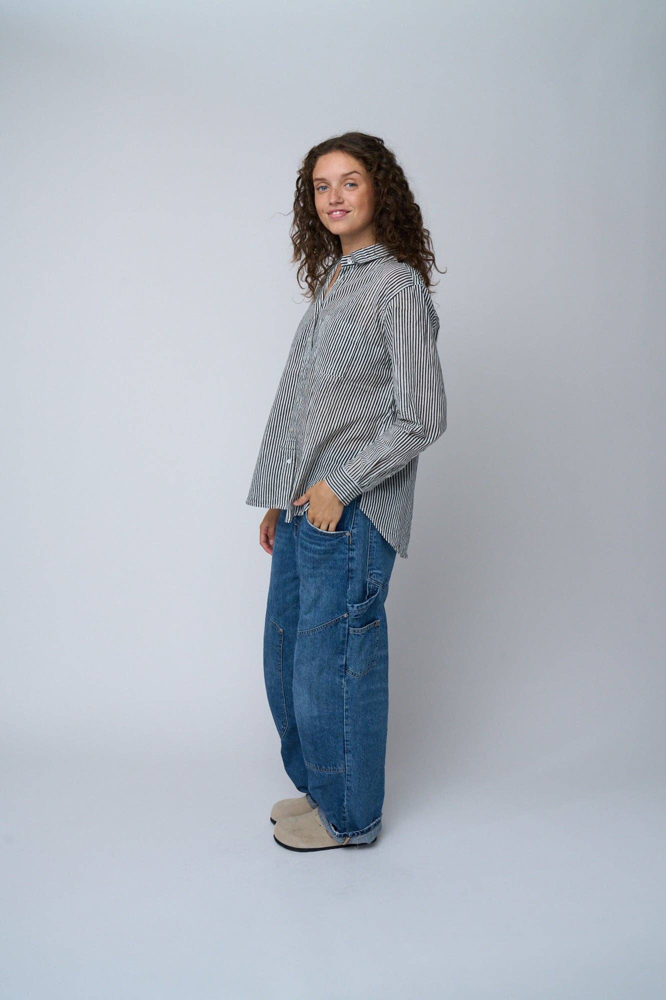 and for Good – Großhandel Hemd mit Button-down-Kragen – Damen – Good Boyfriend Shirt - Herrenmode Stripe Schwarz4