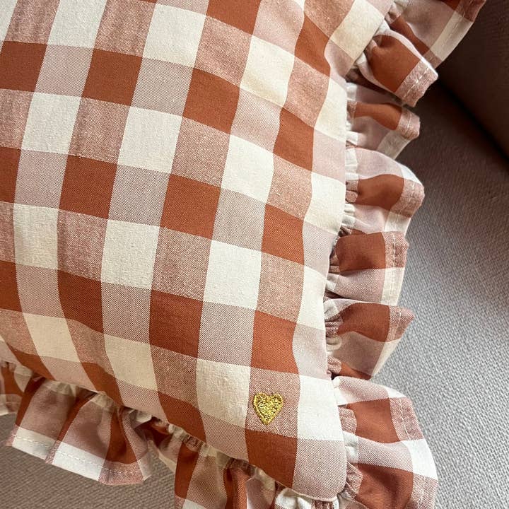 BARNABÉ AIME LE CAFÉ - Wholesale Throw/Decorative Pillow - Rectangular cushion in gingham fabric with ruffle and embroidery15