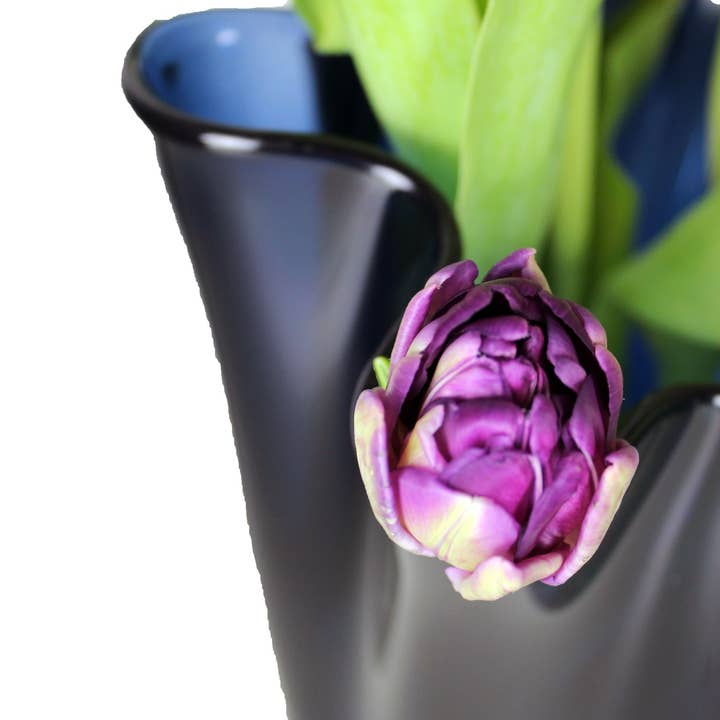 Signature Home Collection GmbH – Großhandel Vasen – Vase gewellt Glasvase dunkelblau Osterdeko Tischvase2