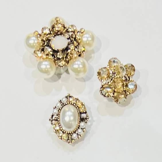 Set of three vintage pearl and rhinestone pins for wholesale by Bijoux 7bis
