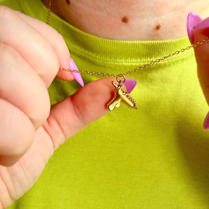The Peach Fuzz - Vente Colliers à pendentif - Collier pistolet à colle chaude8