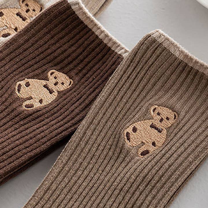 ACCITY - Wholesale Socks - Women's - Brown Bear Embroidery Cotton Crew socks_CWMS1352
