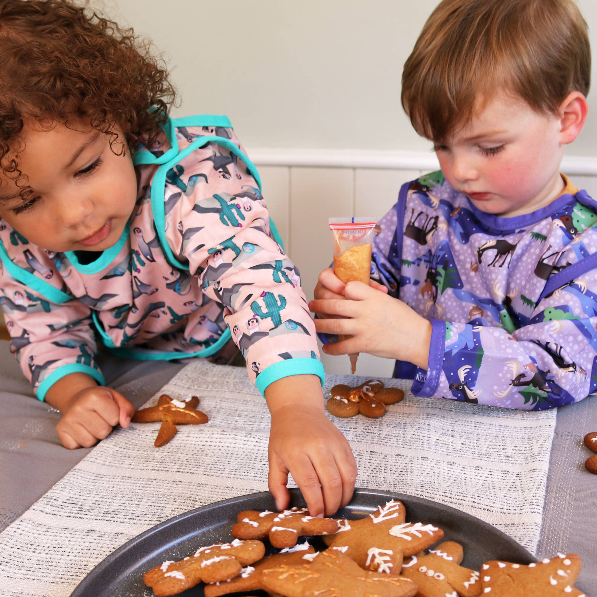 Close – wholesale Bib – Baby – Close Pop-in Long-sleeved Waterproof Coverall Weaning Bib11