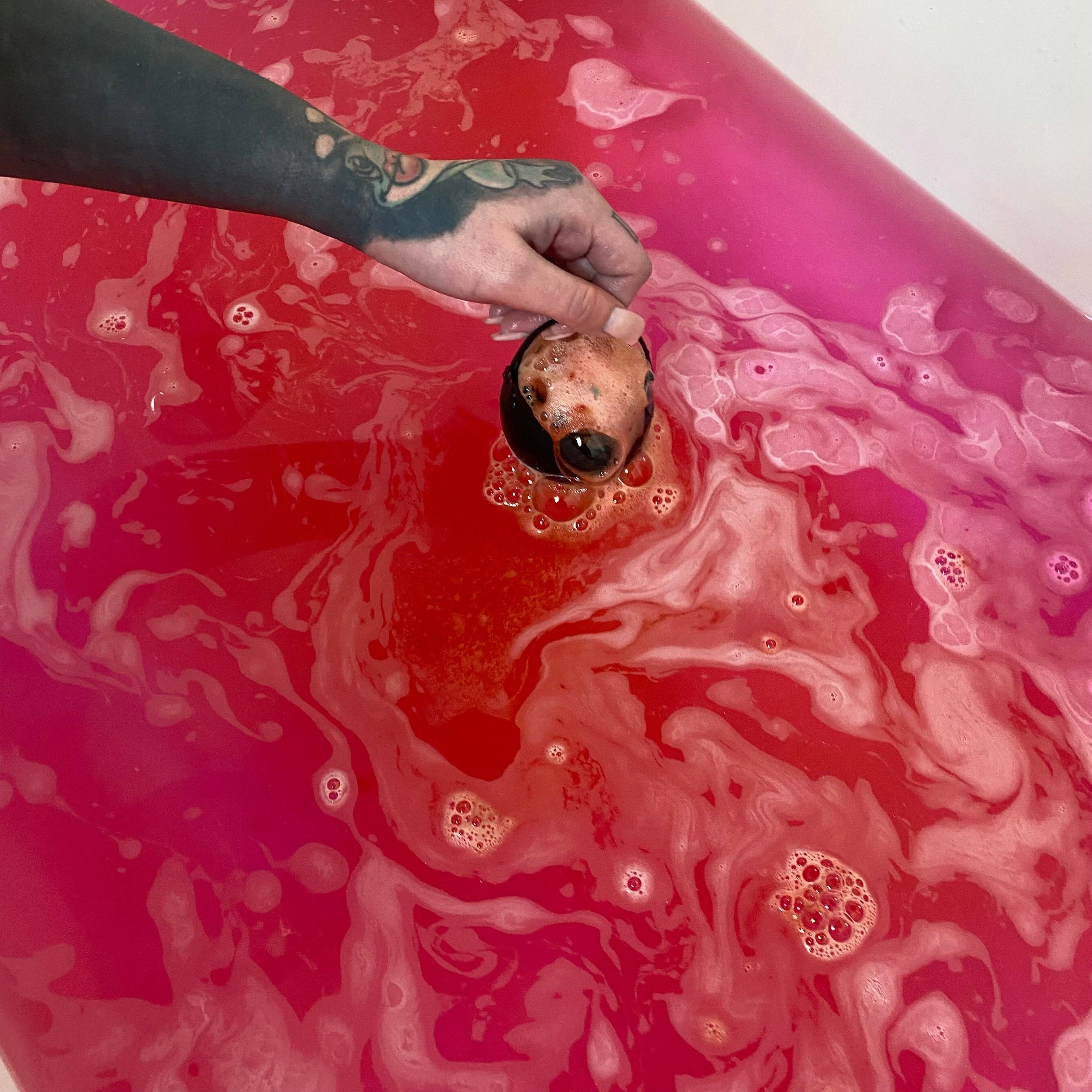 Velvet Riot Co - Wholesale Bath Bomb/Fizz - Witches Brew Cauldron Bath Bomb7