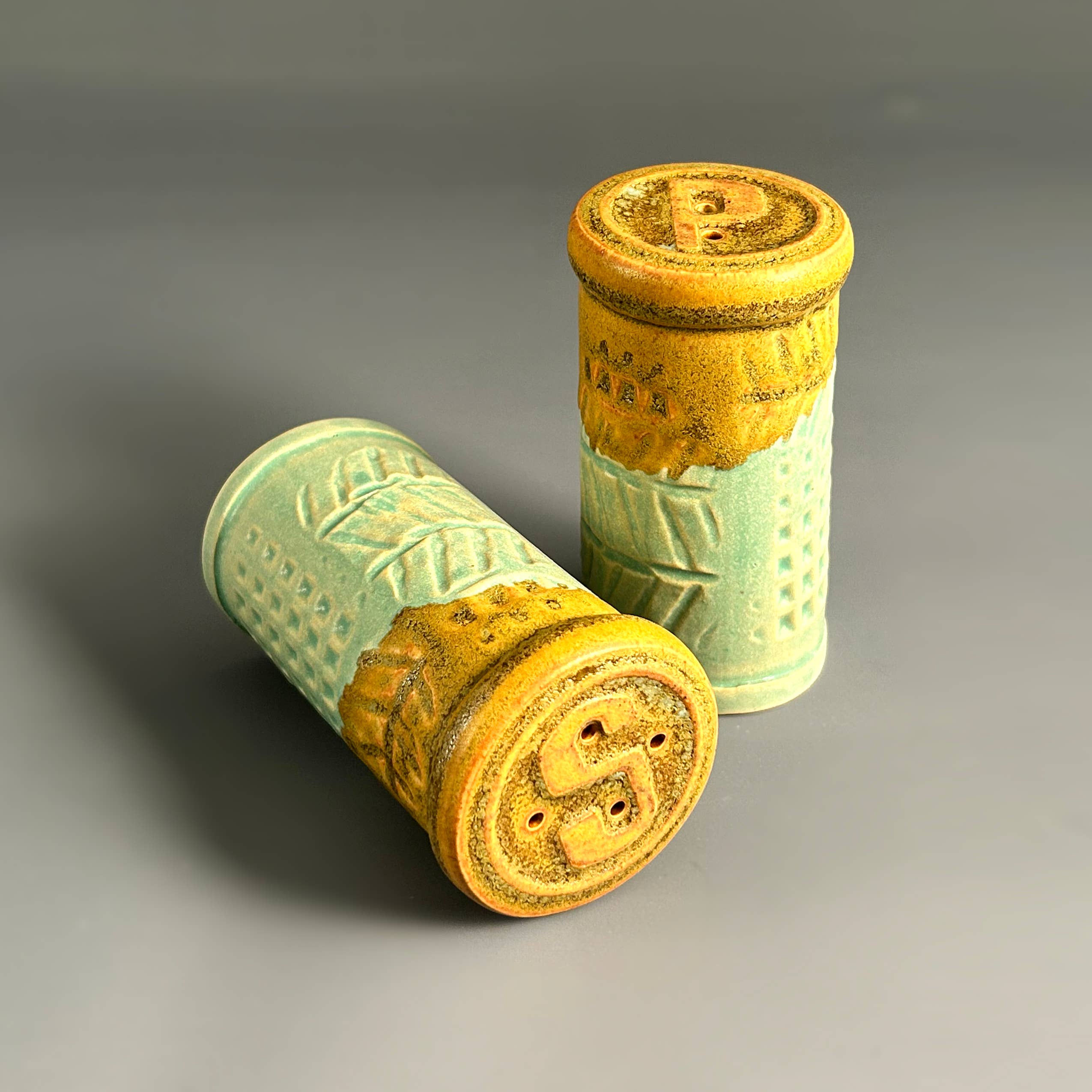 Macone Clay / Spooner Creek - Wholesale Salt & Pepper Shaker Set - S&P - Salt & Pepper Set1