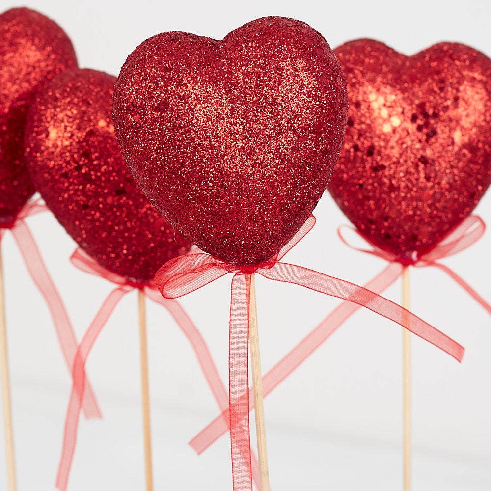 Factory Direct Craft - Venta al por mayor Artículo decorativo de mesa - Pico de Corazón de San Valentín con Purpurina Roja de 10-1/2" (Paquete de 4)4
