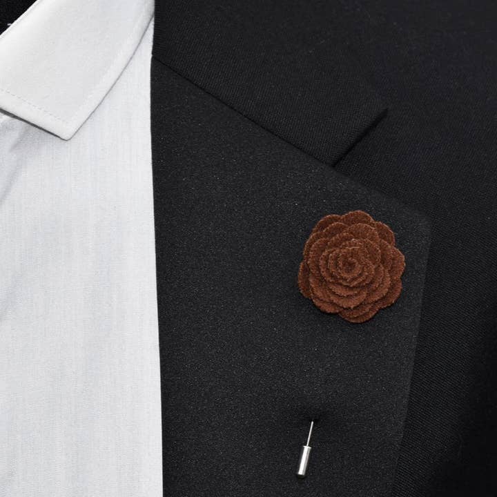 Felt Rose reversspeld, bruin voor wholesale door Mrlapel