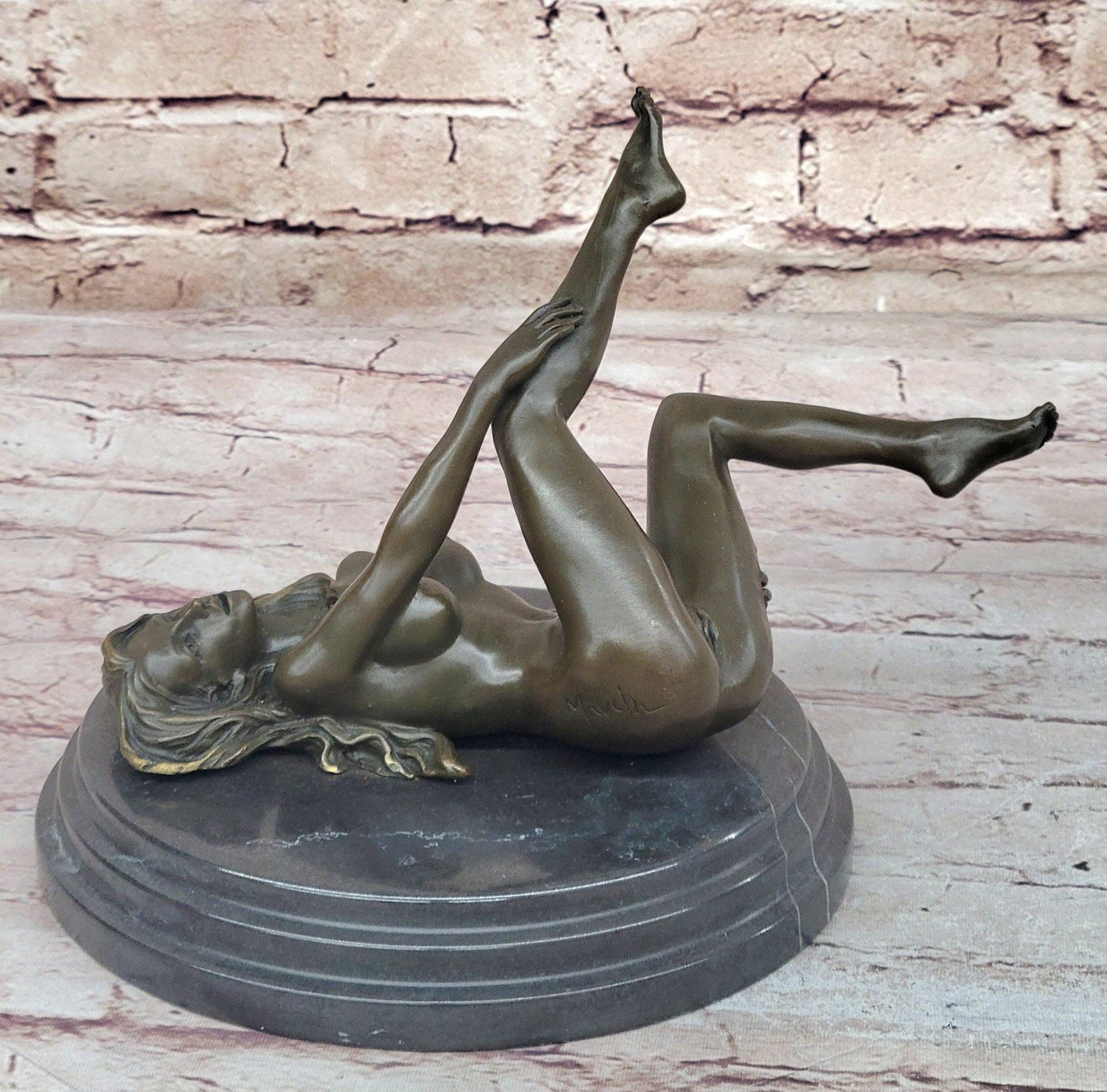 Bronzhaus - Wholesale Sculpture - Erotic Bronze Sculpture Figure Nude Girl on Her Back Art Decor2