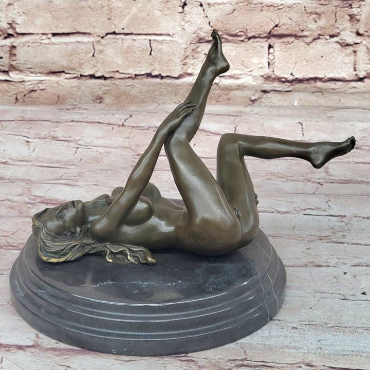 Bronzhaus - Wholesale Sculpture - Erotic Bronze Sculpture Figure Nude Girl on Her Back Art Decor2