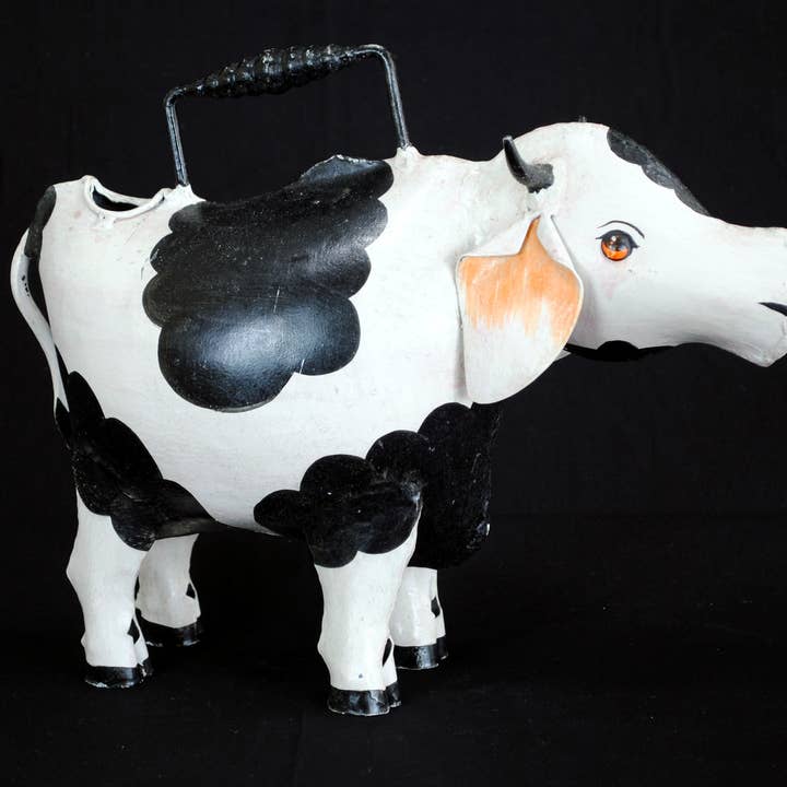 Spectrum Home Fashions, Inc. - Vente Arrosoirs - Arrosoir Vache en métal fait main et peint 14"0