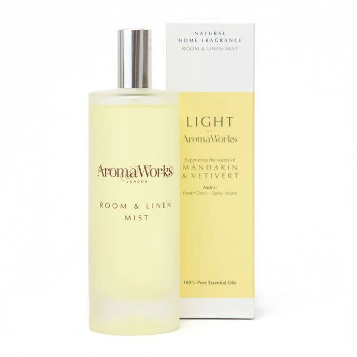 Light Range Mandarin & Vetivert 100ml Room Mist por atacado de AromaWorks London