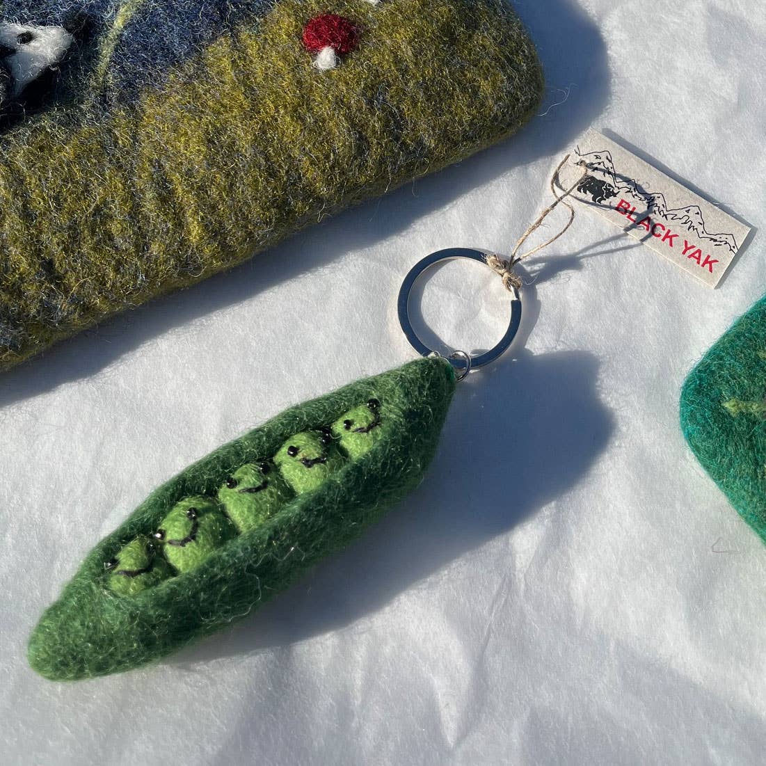 Black Yak Ltd - Wholesale Keychain - Unisex - Felt Keychain - Peas In A Pod Felt Keyring2
