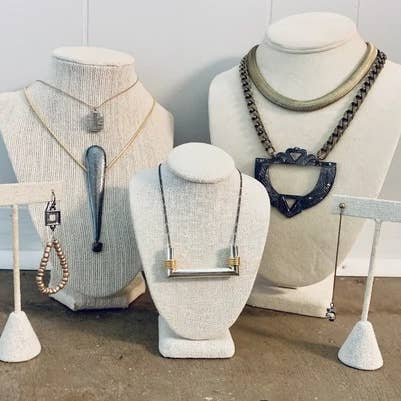 Groundwork by Sara Hart – Engroshandel Halskæde med vedhæng – Enzo1