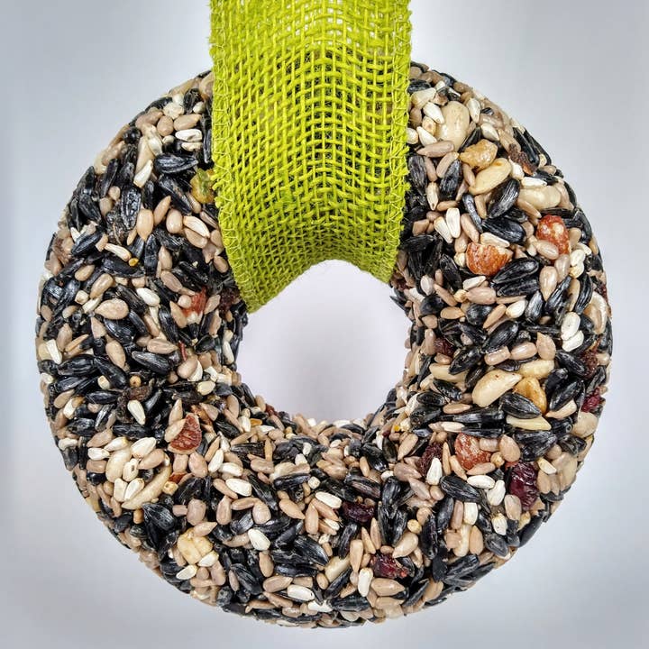 Backyard Tailz - Wholesale Bird Feeder - Birdseed Wreath (Nut Berry Fruit)0