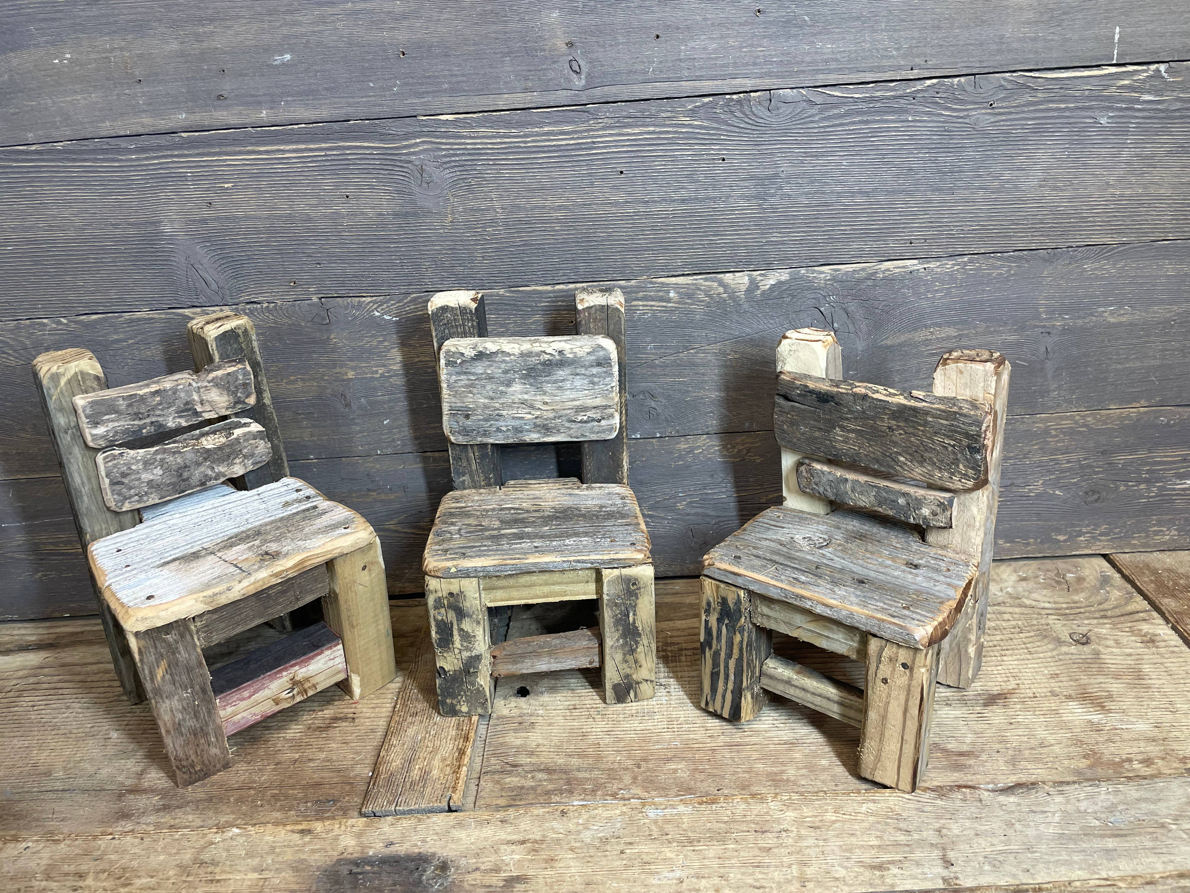 My Amigos Imports - Vente Chaises - Chaise en bois de cèdre ancien Lula - 6Lx6Px11H pouces - NEUF