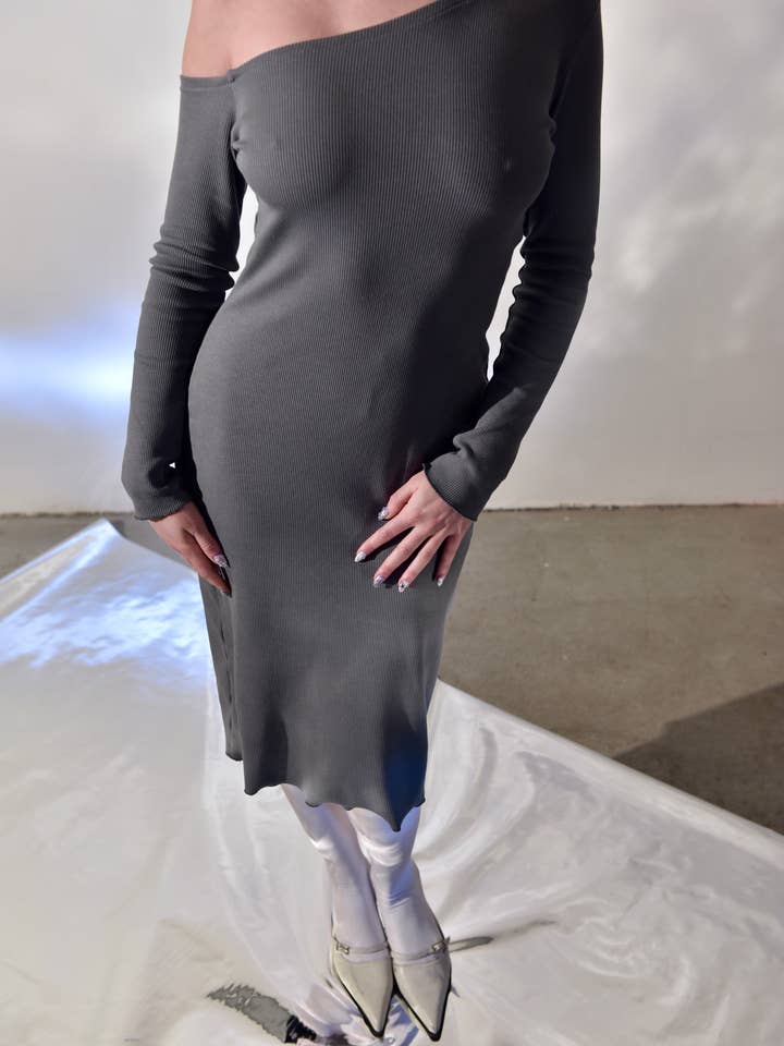 ROBE ERIKA pour la vente par BITE Studio