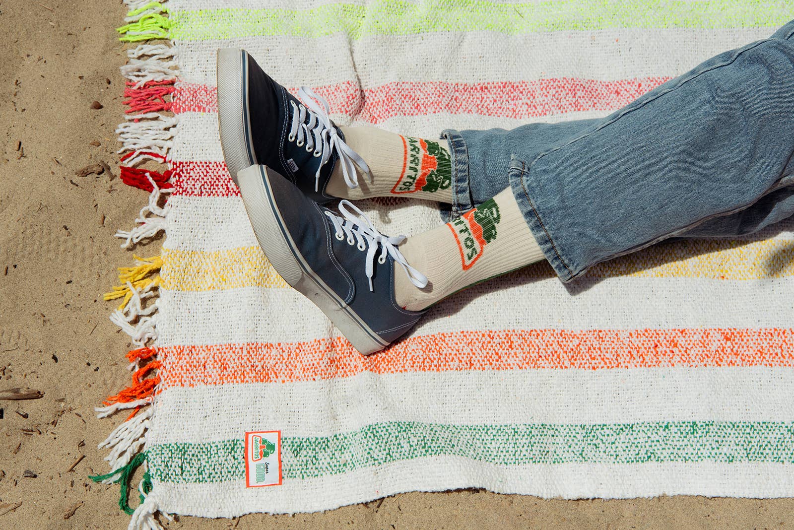 Sundream - Wholesale Throw Blanket - SUNDREAM CUSTOM: CLASSIC THROW + WOVEN LABEL (MOQ 50 UNITS)2