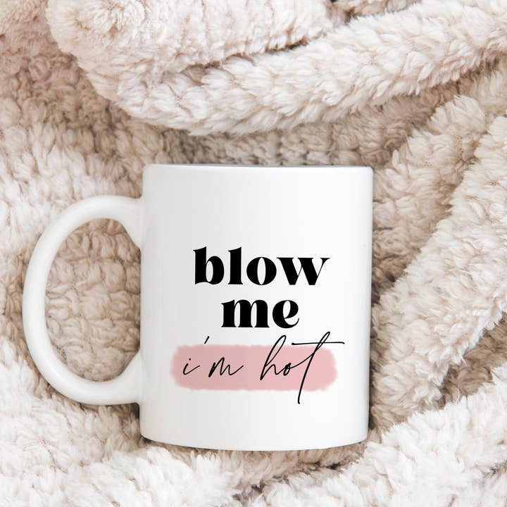 Tasse Souffle-moi, j'ai chaud pour la vente par Creativien Studio