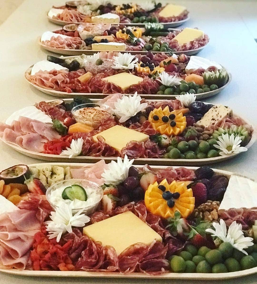 Charity Leaf – Großhandel Serviertabletts – Palm Leaf Großes Tablett — 55,9 x 30,5 cm — Packung mit 10 Fächern6