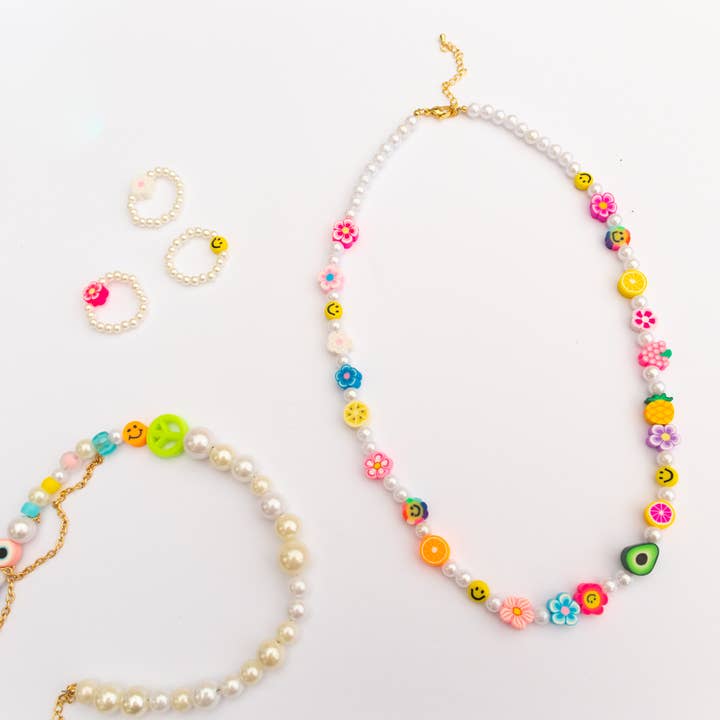 Collier Charm Perle Bonbon d'Été pour la vente par Sunny Inside