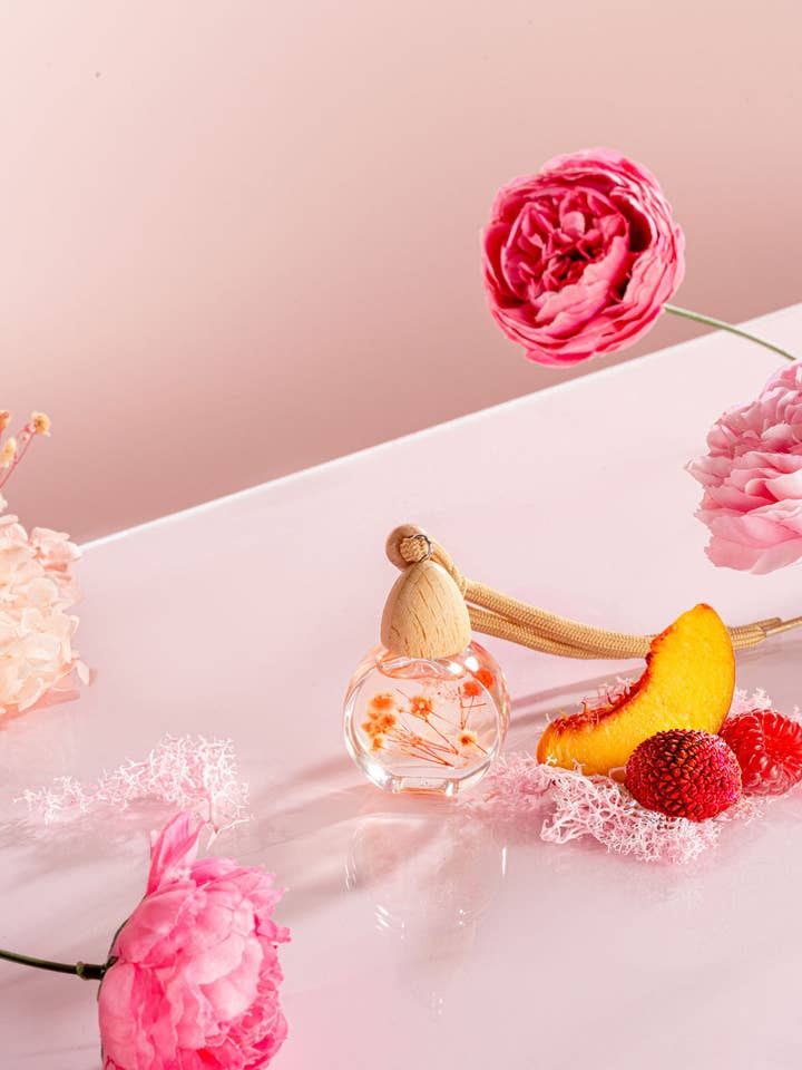 Lychee Peony hanging diffuser – Car diffuser for wholesale by THE NATURAL EXPERIENCE