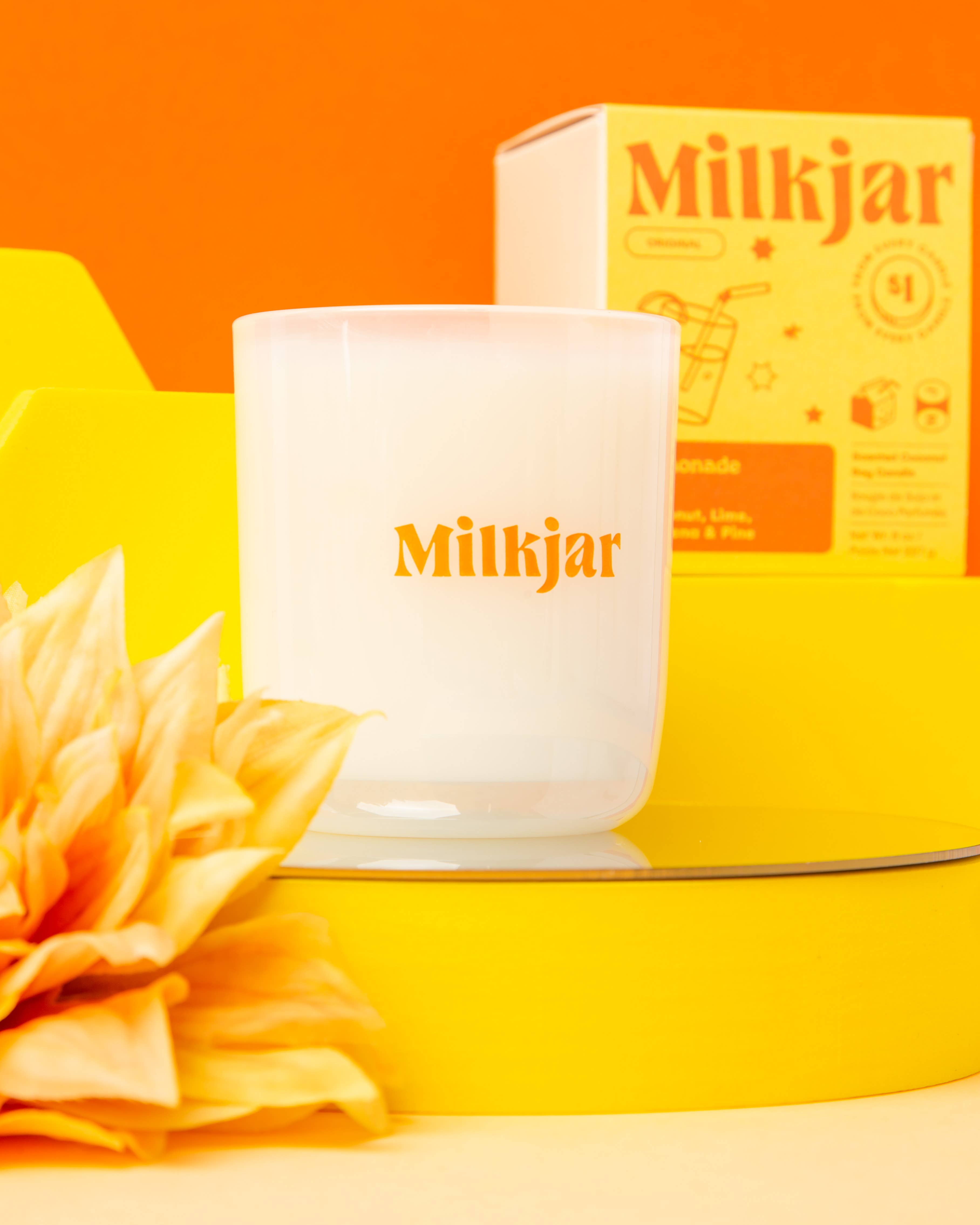 Milk Jar Candle Co. - Vente Bougie en bocal - Limonade - Bougie de soja de 8 oz à la noix de coco, au citron vert et au pin7