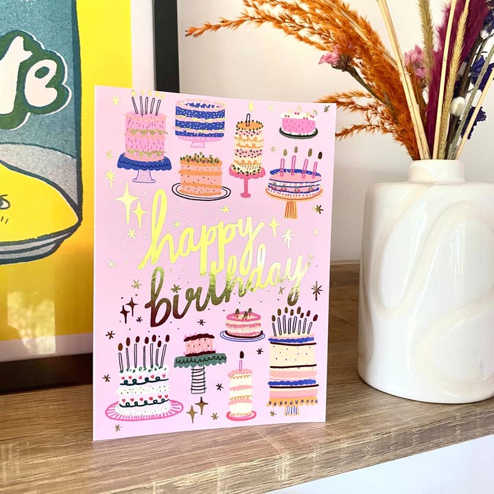 Kerrie Illustrates - Vente Cartes d'anniversaire - Carte de vœux dorée avec motif de gâteau d'anniversaire | Anniv rose2