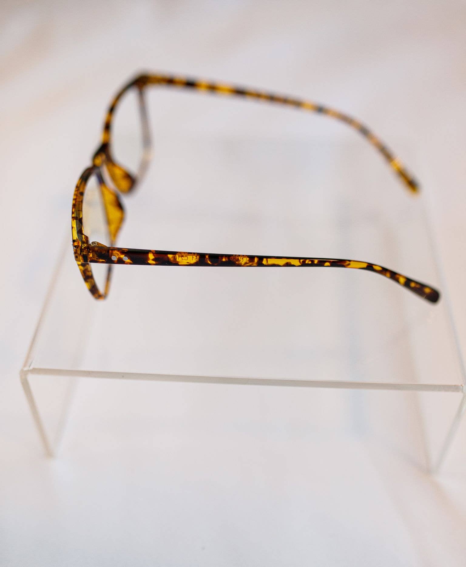 The Front Porch Label – Óculos - Mulher por atacado – Óculos bloqueadores de luz azul com armação tartaruga marrom2