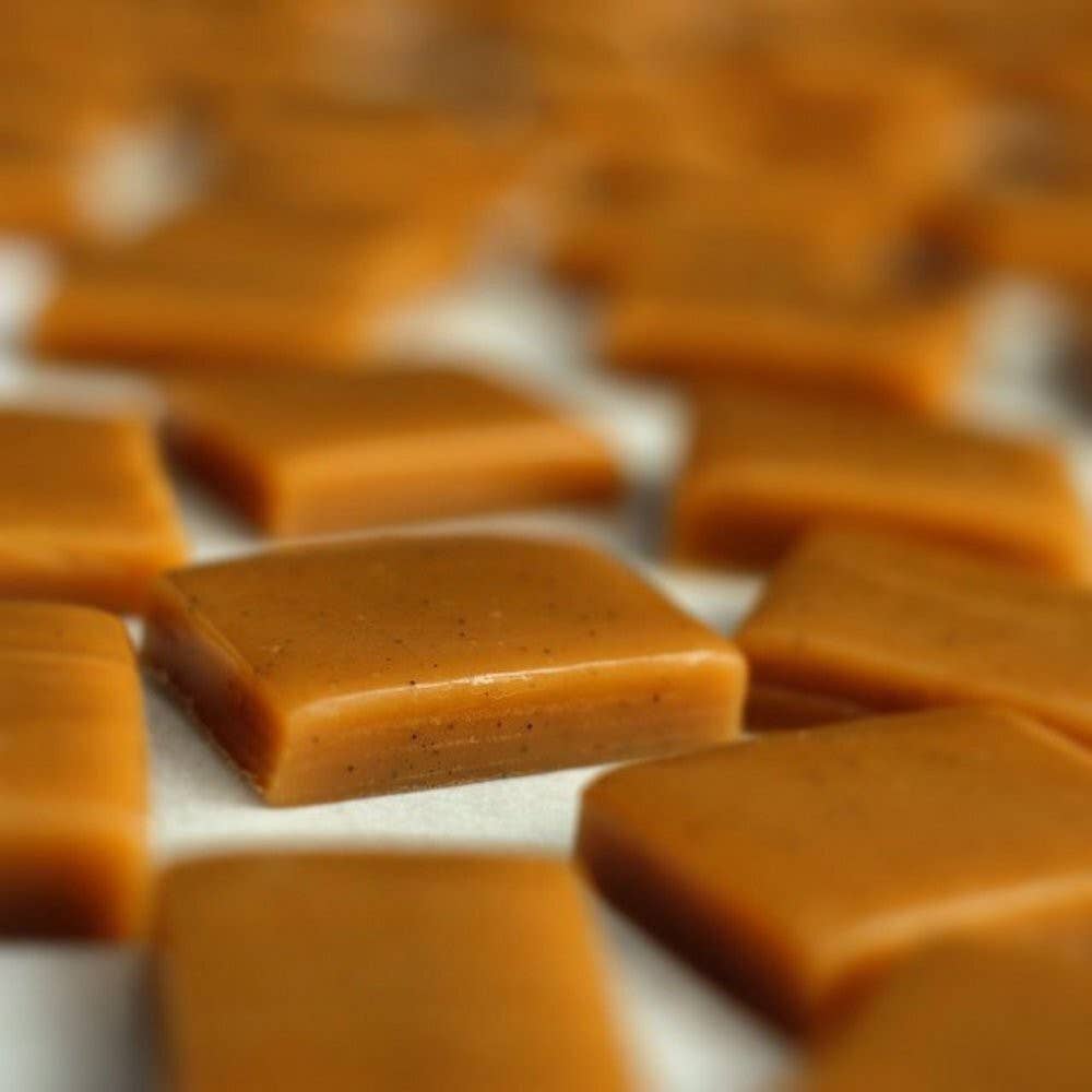 Melt Chocolates – wholesale Caramel – Maldon Salt Caramels Piece1