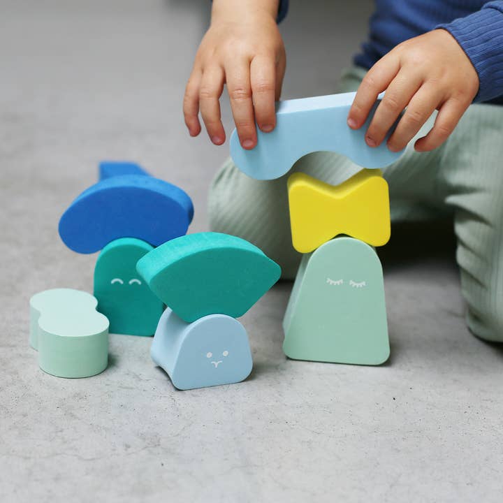 Quut Toys - Wholesale Blocks - Kids Baby - Quut Blokki - Balancing Blocks at Play5