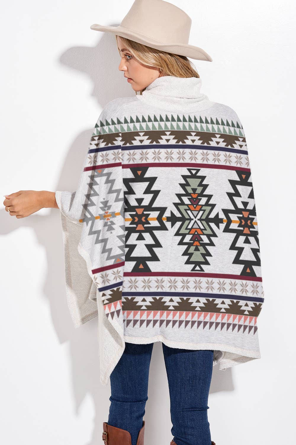 Phil Love – Großhandel Poncho – Damen – T773S2037 - Lässiger aztekischer Poncho mit Rollkragen8