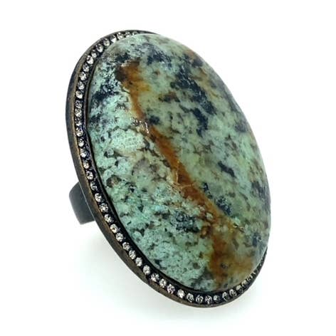 Bague cabochon ovale surdimensionnée pour la vente par Rebel Designs Accessories