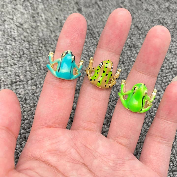 Mio Queena - Wholesale Cocktail/Statement Ring - Funny Enamel Tree Frog Ring3