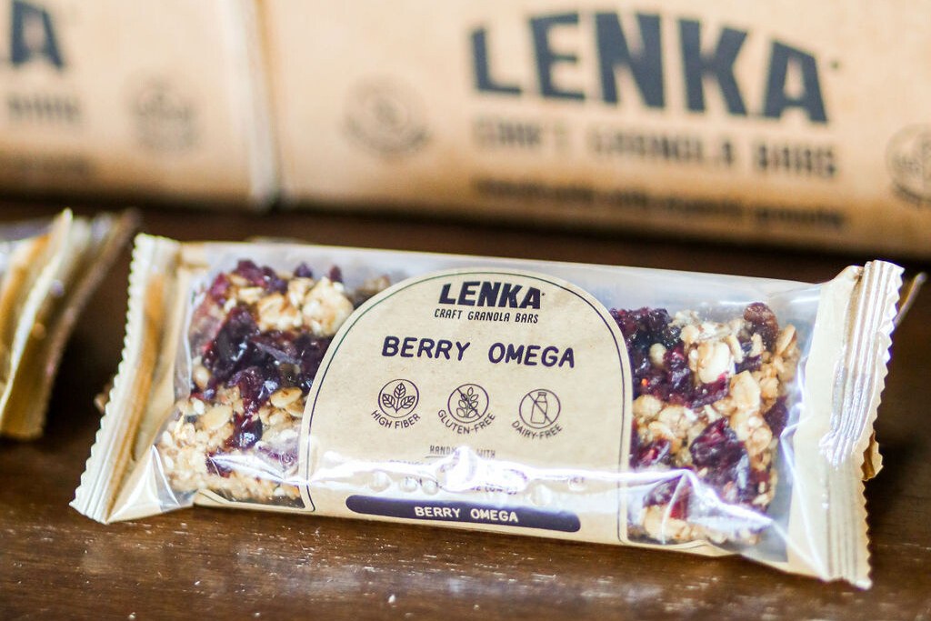 Lenka Craft Granola Bars - Wholesale Snack Bar - Berry Omega Granola Bar1