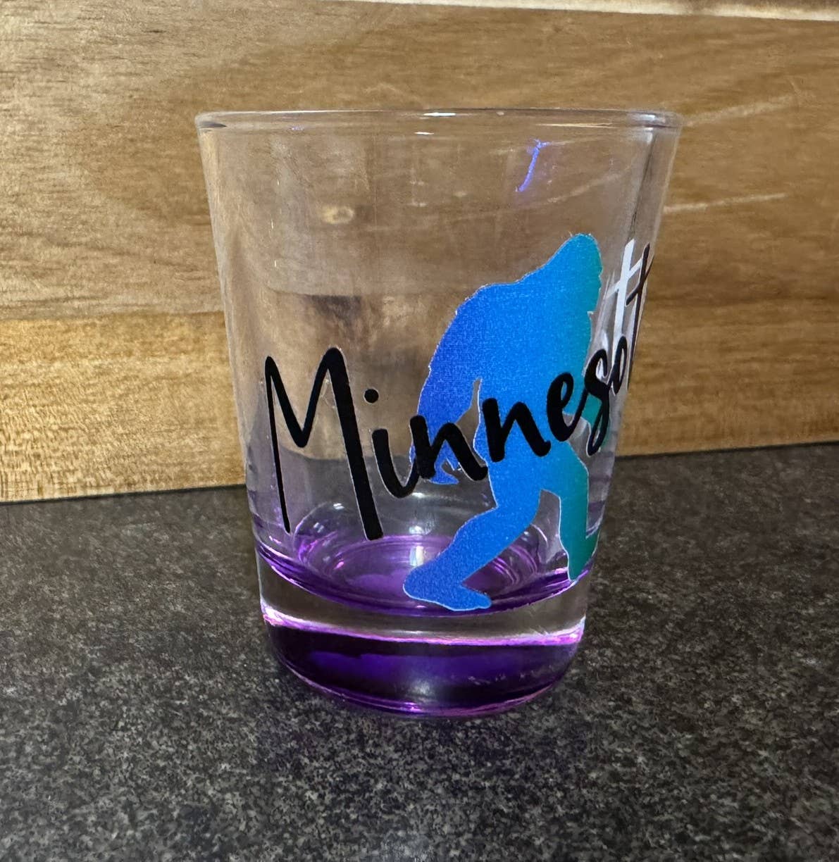 Squatchin’ Country - Vente Verre à shooter - Verres à liqueur colorés de l'État de Bigfoot - votre État / personnalisé4