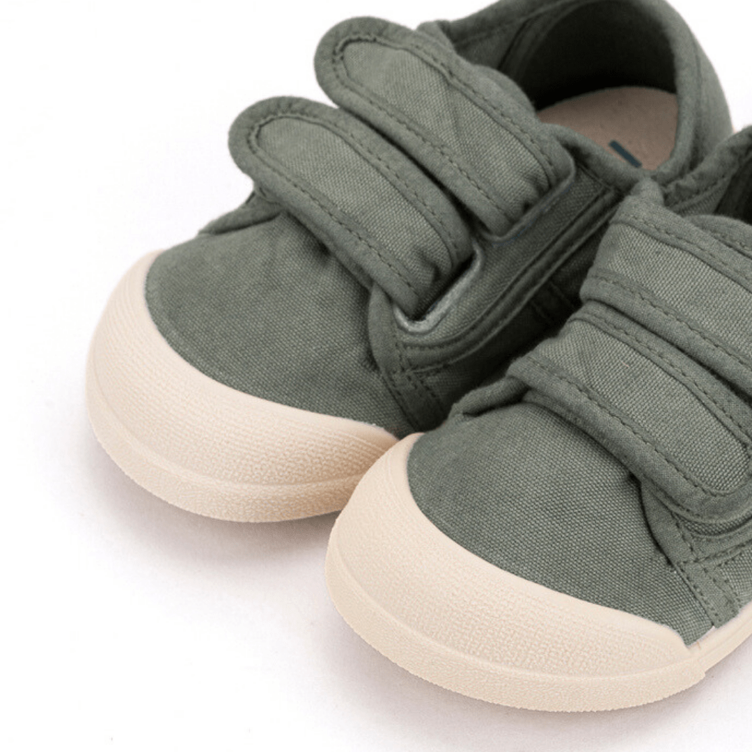 Pituka Wear – Großhandel Slip-on-Sneaker – Kinder – LONA Barefoot Igor mit Klettverschluss1